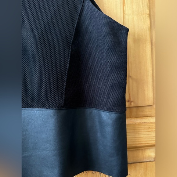 Banana Republic Top - Picture 6 of 11